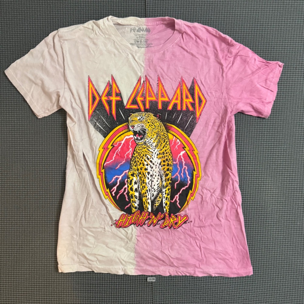 Def Leppard High N Dry Graphic Tee Pink White Split Dye Band Shirt Mens Medium